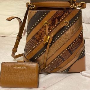 Michael kors handbag with wallet